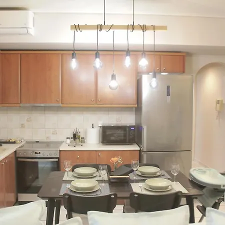 - La Amistad Apartment *